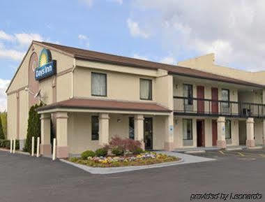 Days Inn By Wyndham Winston Salem North Exterior foto